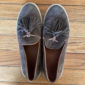 Frye gemma tassel round toe suede loafer, size 7.5